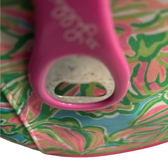 Lilly Pulitzer Trippin N Sippin Beverage Bag In Vibrant Pink and Green - Picture 6 of 7